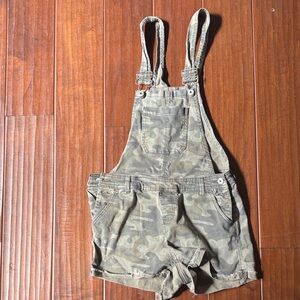Vanilla Star Camo Short Overalls in Olive Green